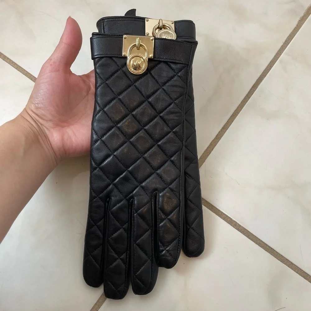EUC Womens Michael Michael Kors 100 Percent Genuine Leather Gloves Black​​​​​​​
